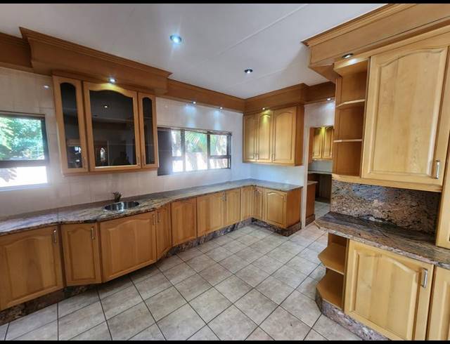 4 BEDROOM HOUSE FOR SALE IN MEYERSDAL